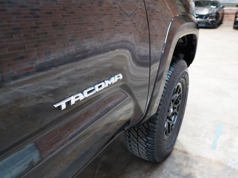 Used 2021 Toyota Tacoma SR5 w/ Technology Package RWD image 64