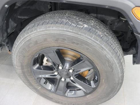 Used 2023 Jeep Wrangler Unlimited Sport AWD/4WD image 3