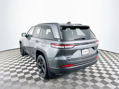 Certified 2024 Jeep Grand Cherokee Altitude image 8