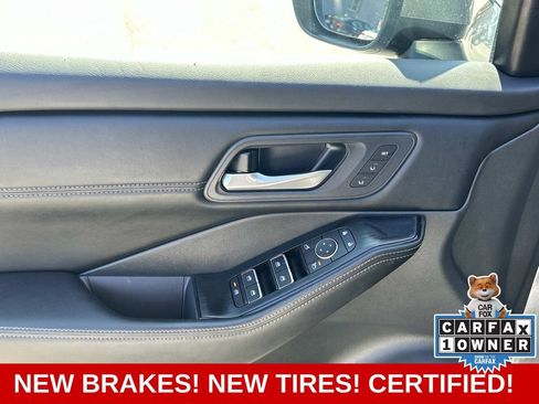 Certified 2024 Nissan Rogue SL w/ SL Premium Package AWD/4WD image 13