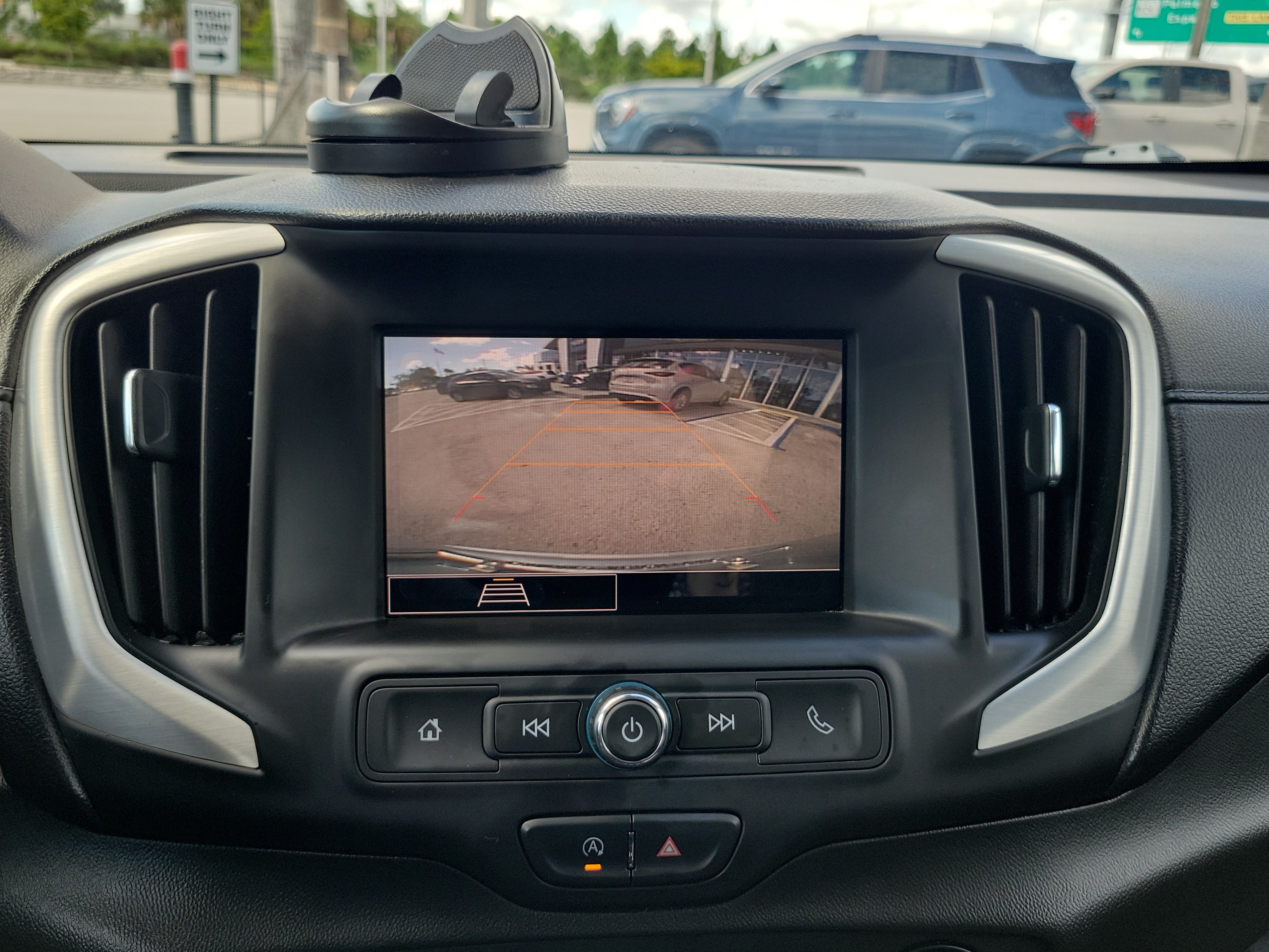 Used 2022 GMC Terrain SLE FWD image 10