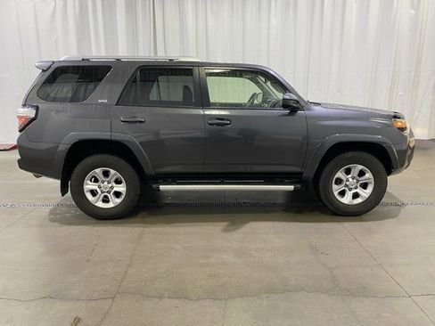 Used 2017 Toyota 4Runner SR5 image 3