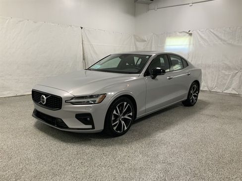 Used 2023 Volvo S60 B5 Core AWD/4WD image 2