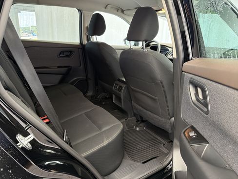 Used 2023 Nissan Rogue S FWD image 11