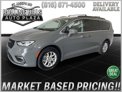 Used 2022 Chrysler Pacifica Touring-L