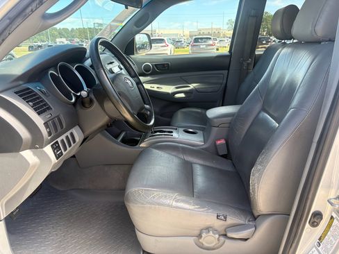 Used 2005 Toyota Tacoma PreRunner image 10