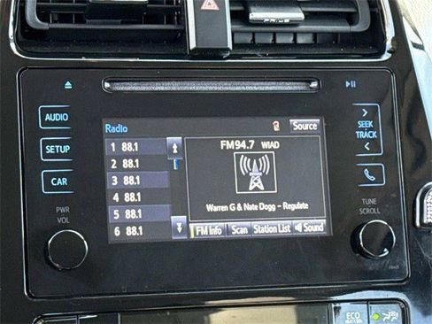 Used 2019 Toyota Prius L Eco image 19