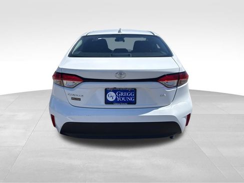 Used 2026 Toyota Corolla LE FWD image 5