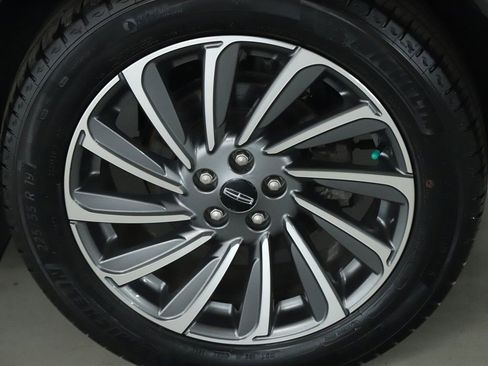 Certified 2023 Lincoln Corsair Reserve image 39