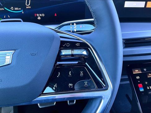 New 2026 Cadillac Vistiq Sport image 25