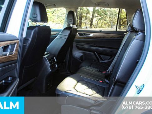 Used 2024 Volkswagen Atlas SE image 18