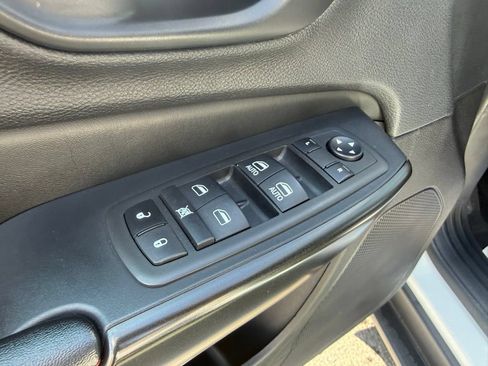 Used 2022 Jeep Cherokee Trailhawk w/ Premium Leather Package AWD/4WD image 15