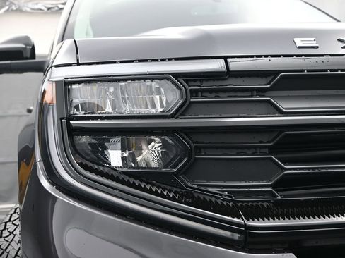 New 2025 Ford Expedition Active image 11