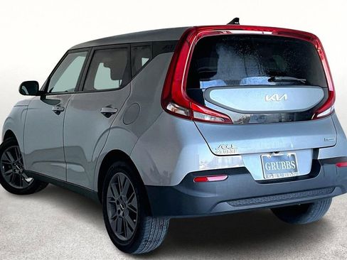 Used 2022 Kia Soul EX image 16