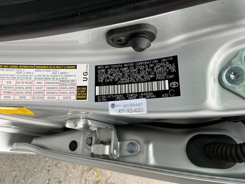 Used 2020 Toyota Prius Prime LE image 27