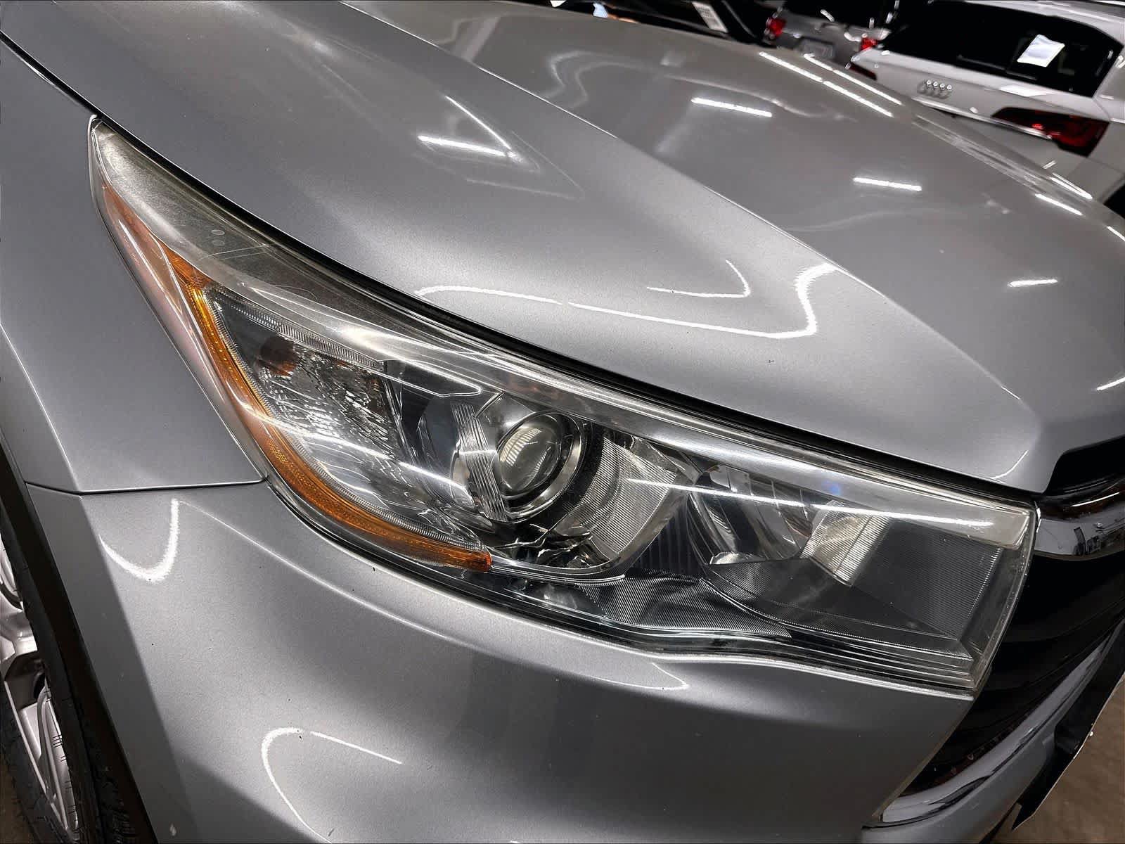 Used 2015 Toyota Highlander XLE AWD/4WD image 29