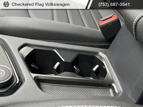 New 2025 Volkswagen Taos SEL image 42