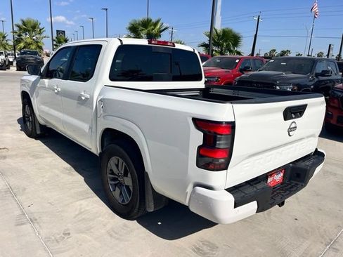 Used 2025 Nissan Frontier SV w/ SV Convenience Package RWD image 4