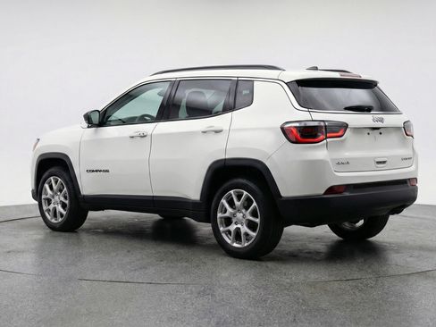 Used 2025 Jeep Compass Limited AWD/4WD image 6