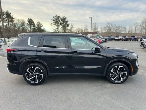 Used 2024 Mitsubishi Outlander SE AWD/4WD image 4