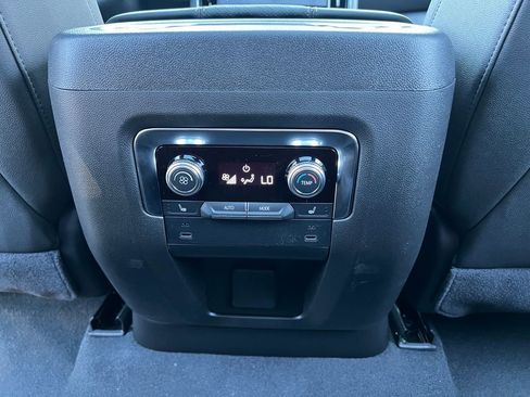 New 2026 GMC Yukon AT4 w/ AT4 Premium Package AWD/4WD image 39