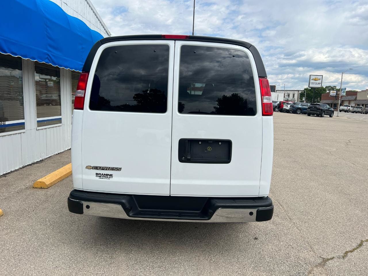Used 2025 Chevrolet Express 3500 LT w/ LT Preferred Equipment Group RWD image 23