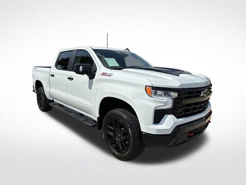 Used 2026 Chevrolet Silverado 1500 LT Trail Boss w/ LT Trail Boss Premium Package AWD/4WD image 3