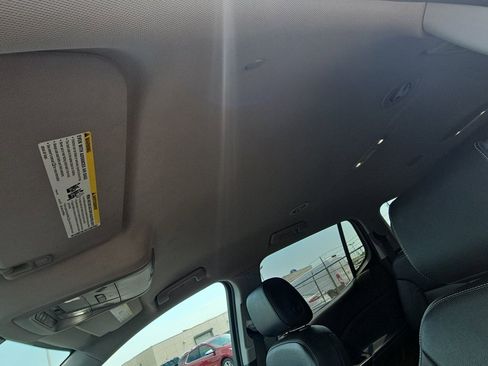 Used 2023 GMC Acadia SLT image 23