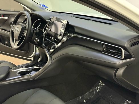 Used 2022 Toyota Camry LE image 13