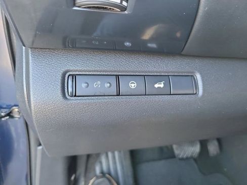 Used 2025 Nissan Pathfinder SV FWD image 33