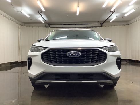Used 2025 Ford Escape Active FWD image 11