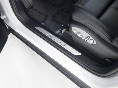 Certified 2026 Porsche Macan S AWD/4WD image 20