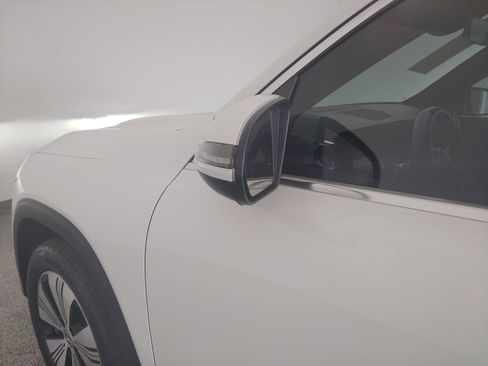 Used 2023 Mercedes-Benz EQB 300 4MATIC image 22