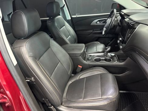 Used 2021 Chevrolet Traverse RS FWD image 15