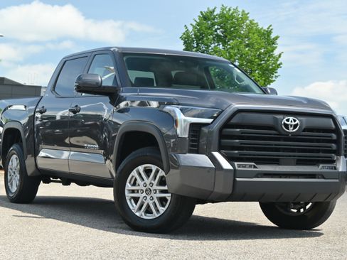 Used 2024 Toyota Tundra SR5 w/ Advanced Technology Package AWD/4WD image 2