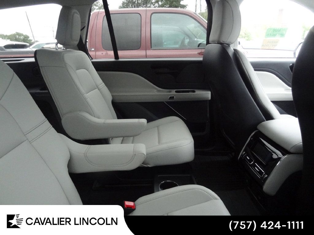 Used 2026 Lincoln Aviator AWD image 10