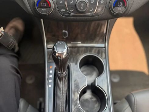 Used 2015 Chevrolet Impala LT FWD image 16