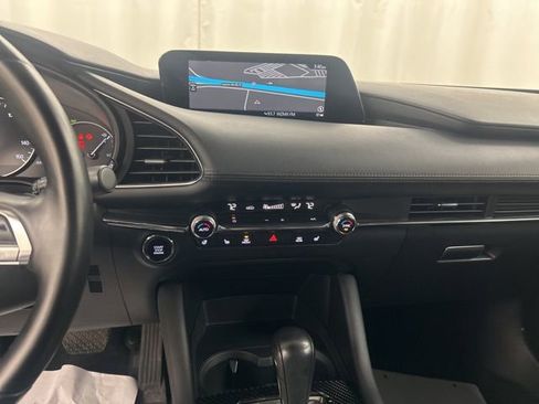 Used 2022 MAZDA MAZDA3 s image 18
