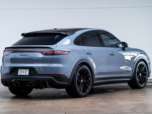 Used 2022 Porsche Cayenne Turbo GT AWD/4WD image 9