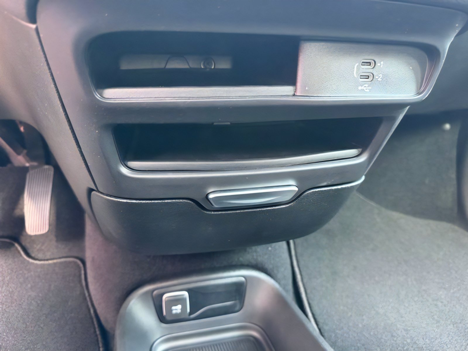 New 2026 Chrysler Voyager LX FWD image 22