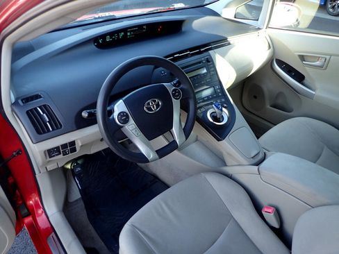 Used 2011 Toyota Prius One image 9