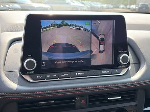 Certified 2025 Nissan Rogue SV AWD/4WD image 17