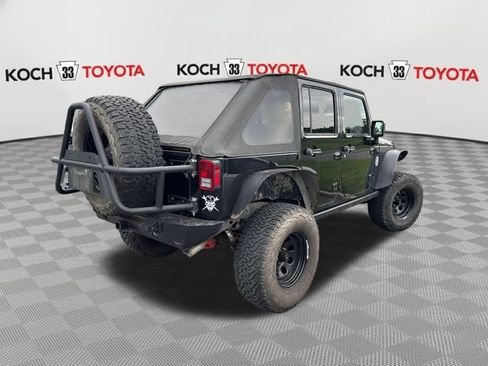 Used 2017 Jeep Wrangler Unlimited Rubicon AWD/4WD image 8