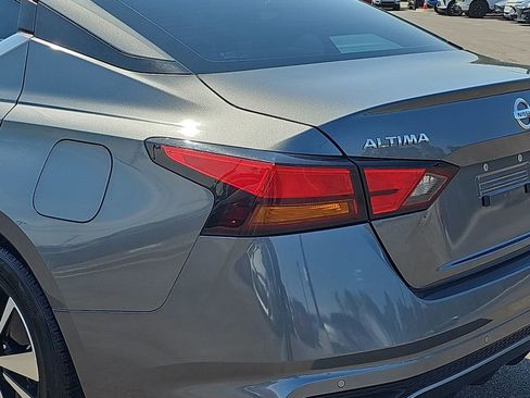 Used 2022 Nissan Altima 2.5 SV w/ SV Premium Package FWD image 37