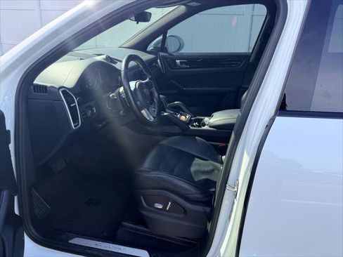 Used 2019 Porsche Cayenne AWD/4WD image 13
