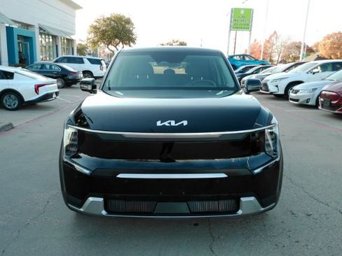 Used 2024 Kia EV9 Light image 2
