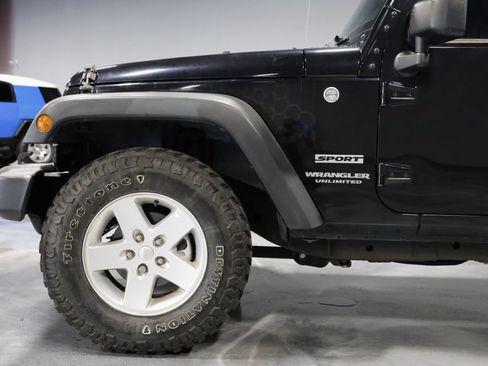 Used 2017 Jeep Wrangler Unlimited Sport w/ Quick Order Package 24S AWD/4WD image 29