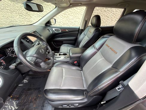 Used 2019 Nissan Pathfinder SL AWD/4WD image 13