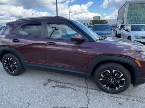 Used 2023 Chevrolet TrailBlazer LT w/ Convenience Package image 3