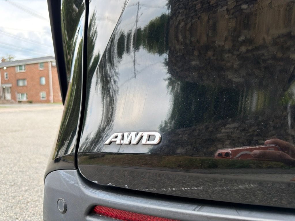 Used 2021 Toyota Sienna XLE AWD/4WD image 12